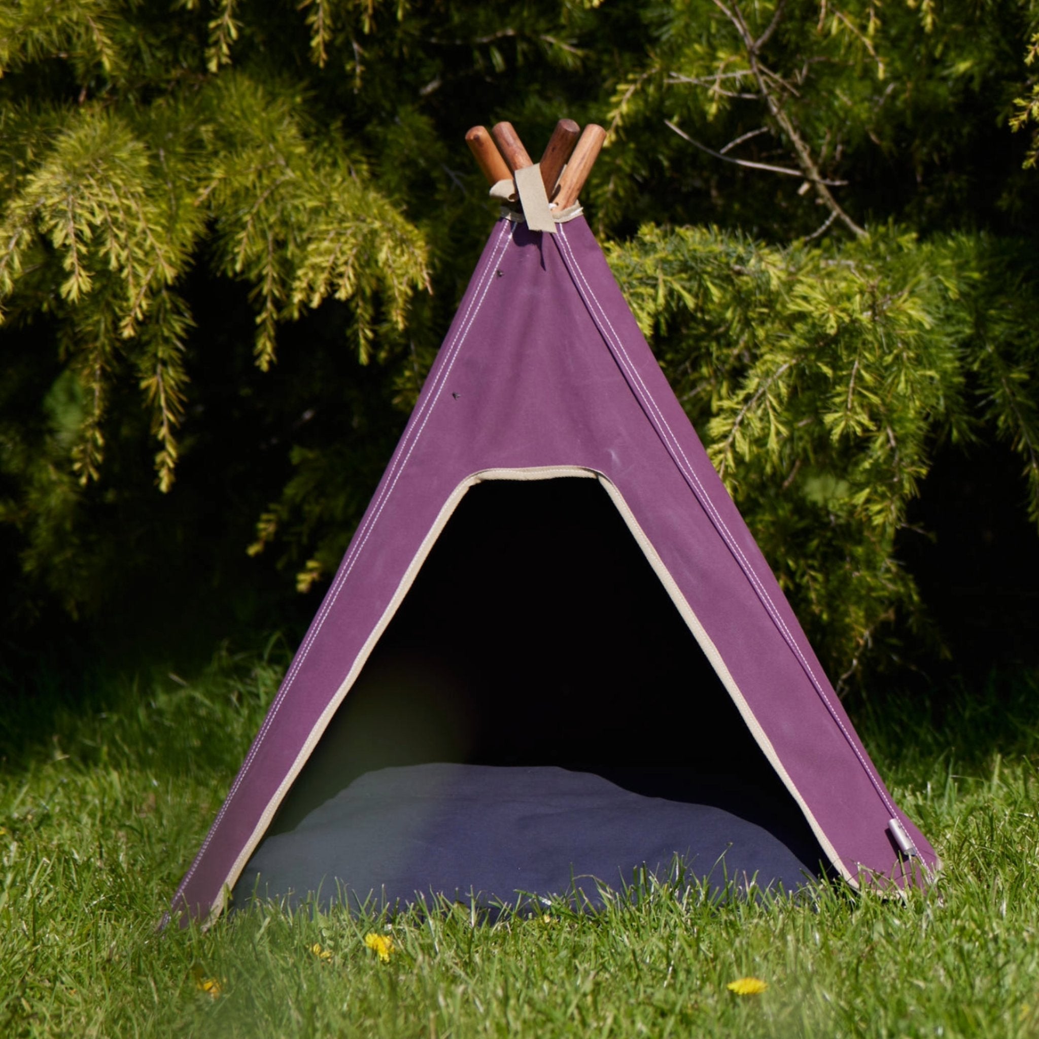 Outdoor teepee deals bed